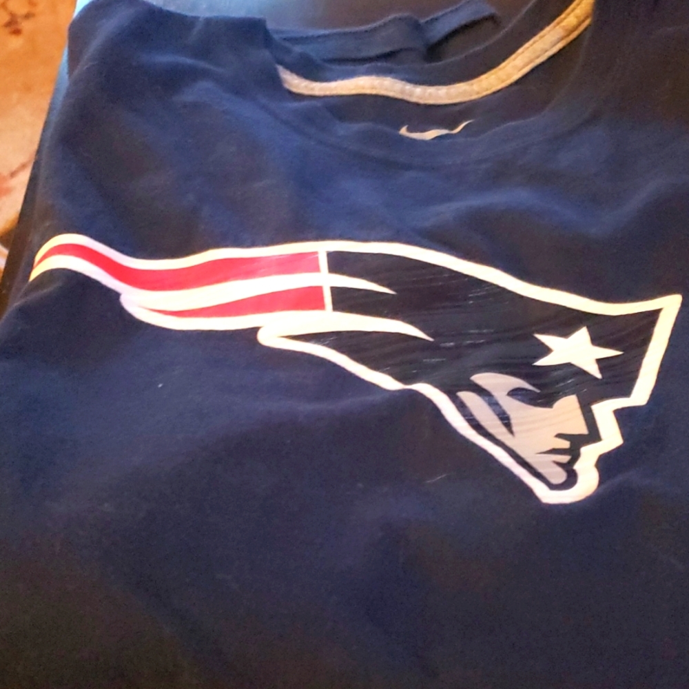 Men's large Nike New England Patriots short sleeve t-shirt
